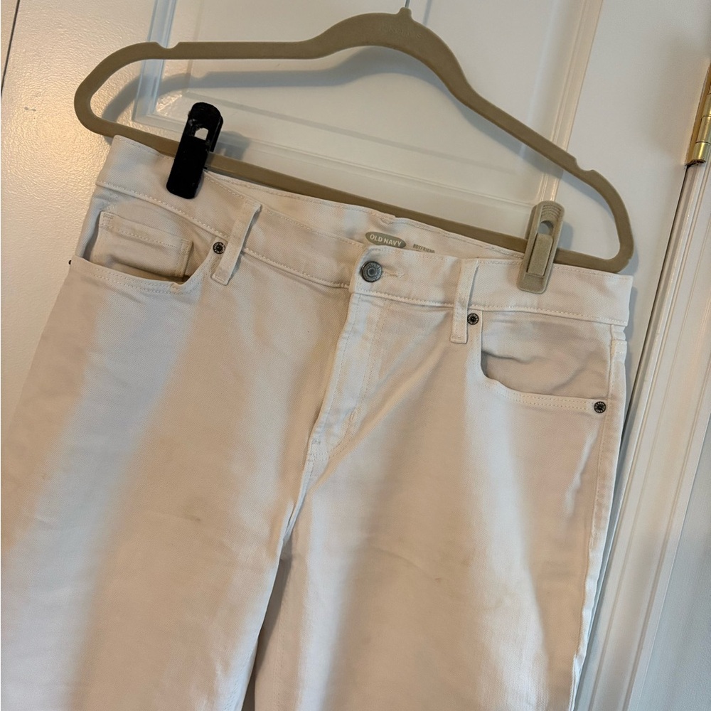 Old Navy Boyfriend mid rise white jean. Size 10